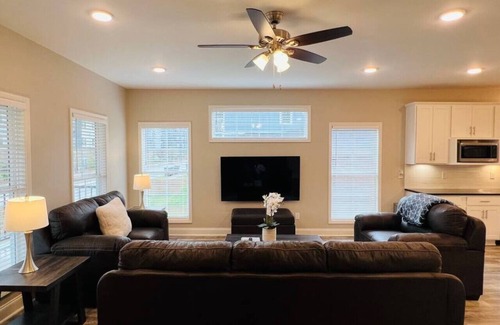 Augusta House | Luxury 4B/4.5b Home, EV Charger, deck by MCG #6