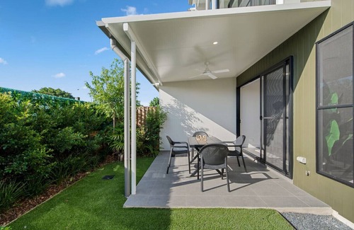Helensvale House | Luxury 4BR Home w/Pool, Gym & BBQ in Helensvale