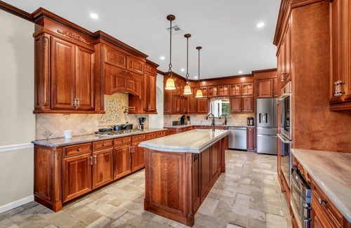 Stony Point Villa | Luxury 5-Bdrm Getaway Near West Point