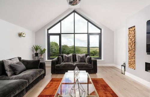 Saint Erth Praze House | Luxury 5 bedroom bungalow near Porthleven