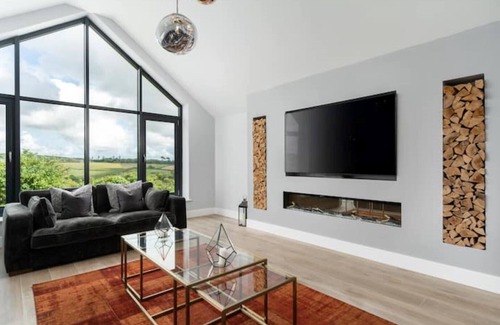Saint Erth Praze House | Luxury 5 bedroom bungalow near Porthleven