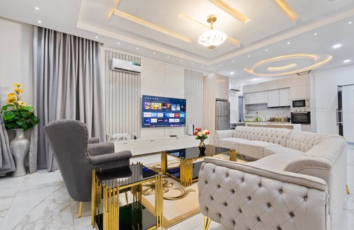 Ofin House | Luxury 5 Bedroom Duplex with indoor swimming pool and Gym