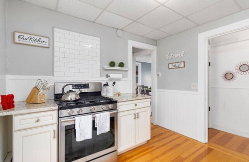 Providence House | Luxury 5 Bedroom Near Brown & Downtown Providence