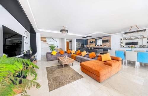 Kepez Villa | Luxury 5 Bedroom Villa, Gym, Sauna, Heated Rooftop Pool