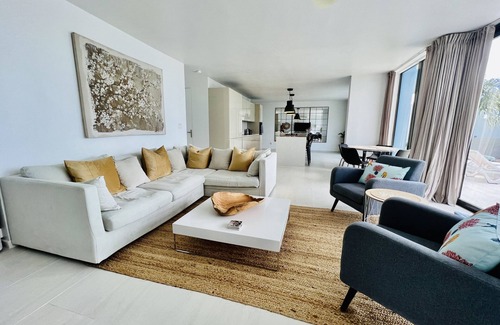 Indigo Bay Villa | Luxury 5 star Indigo Bay Villa w/Pool-Walk to Beach
