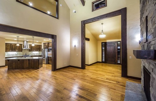 Powell Butte House | Luxury 5 Star Rated Custom Home at NW #1 Resort. Golf, Mtn's, Outdoors, Oregon