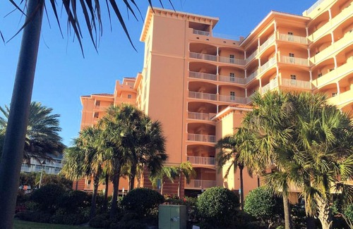 Clearwater Beach Apartment | Luxury 5 Star Waterfront Condo 3 Bdr 2 Bath Pool Hot-Tub Panoramic Gulf and Intracoastal Waterway Views