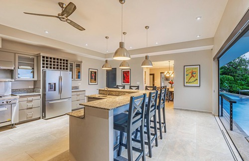 Ballena Villa | Luxury 5BR Ocean View Villa w/Pool, Hot Tub & Concierge/Sleeps 12/Beach 5 Min