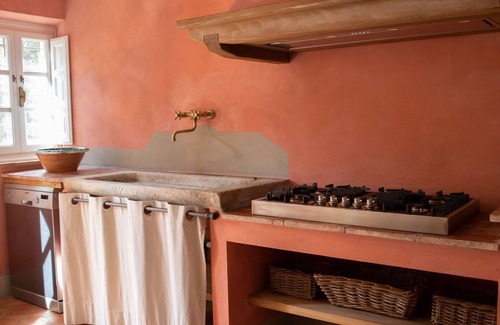Cascine-La Croce Villa | Luxury 6-bed Tuscan villa near Lucca and Florence w/saltwater pool