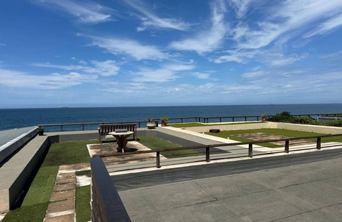 Westbrook House | Luxury 6 sleeper: nature’s symphony of ocean, beach, 180degrees views & dolphins