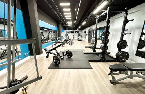 Near South Side Apartment | Luxury 6BR Loft Suite Perfect for 12 Guests with Skyline Views, Optional Parking and Gym Access Near McCormick Place and Soldier Field