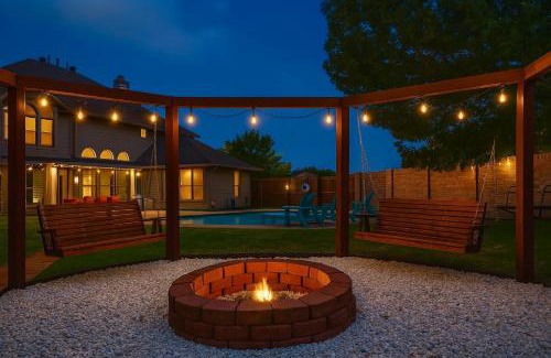 Fossil Creek House | Luxury 6BR Retreat Pool Hot Tub Cinema & Game Room