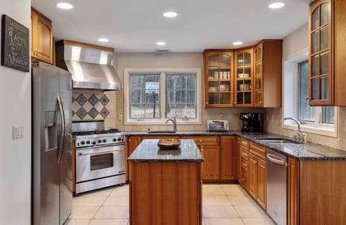 Chester Villa | Luxury 9BR Retreat w/Pool & Hot Tub