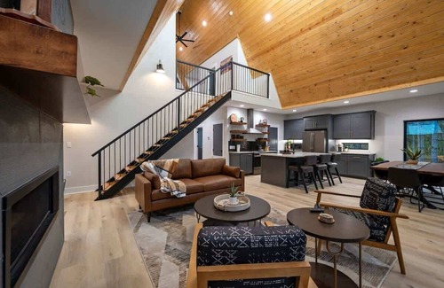 Pickens Cabin | Luxury A-Frame/Pet Friendly/Nearby ATV Trails