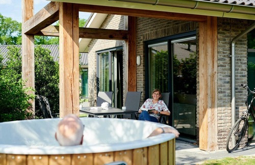 Voorthuizen House | Luxury and fully equipped vacation villa for 4 people with private Jacuzzi.