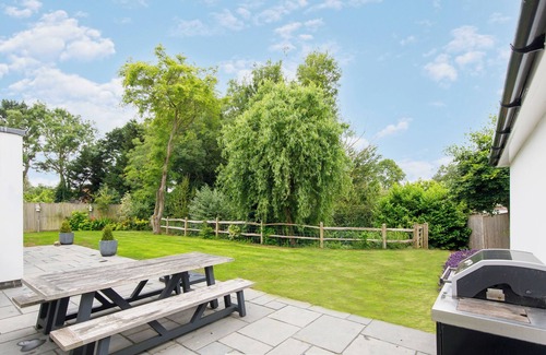Bosham House | Luxury and Spacious 5 bed House, 5 Minutes Walk From Bosham Estuary