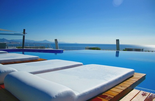 Els Arenals del Sol Apartment | Luxury apartment Infinity view sunrise