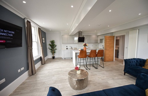 Leamington Spa Apartment | Luxury apartment with panoramic views
