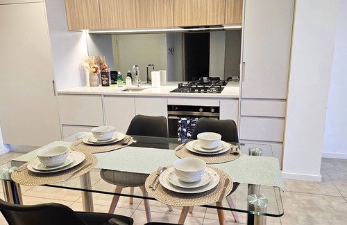 Epping Apartment | Luxury apartment, best of Sydney with easy access to everything.
