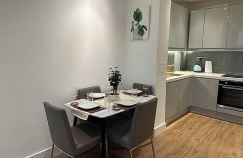 Hanger Hill Apartment | Luxury Apartment in London