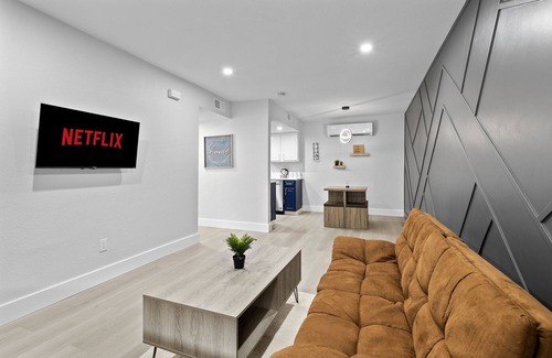 Riverside Apartment | Luxury Apartment In South Austin-6 MIN to Downtown