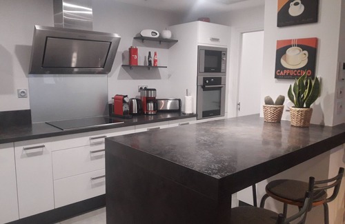 Leucate Apartment | LUXURY APARTMENT IN THE CITY CENTER 150 M FROM THE BEACH AND THE MARINA