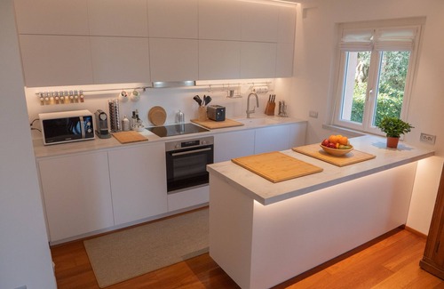 Bellagio Villa | Luxury Apartment in Villa, Lake View and Private Garden