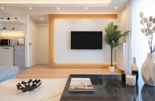 Piraeus Apartment | Luxury Apartment near Floisvos Marina
