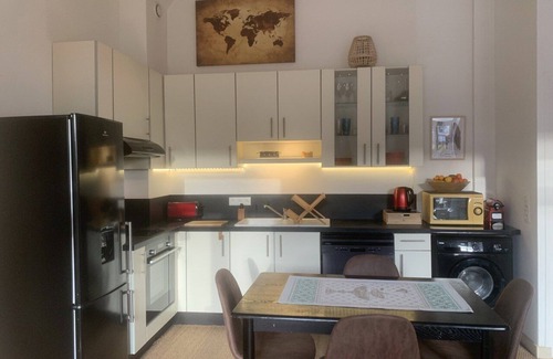 Commes Apartment | Luxury apartment on seafront castle