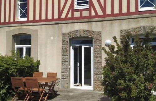 Commes Apartment | Luxury apartment on seafront castle