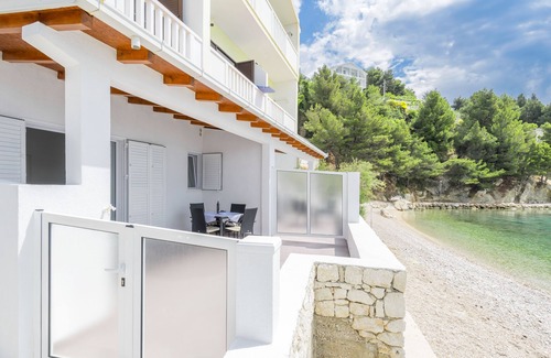 Mimice Apartment | Luxury apartment on the beach 1