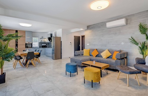 Podstrana Apartment | Luxury apartment Paradise with swimming pool