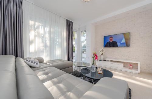 Novalja Apartment | Luxury apartment SUNSET with private pool and jacuzzi