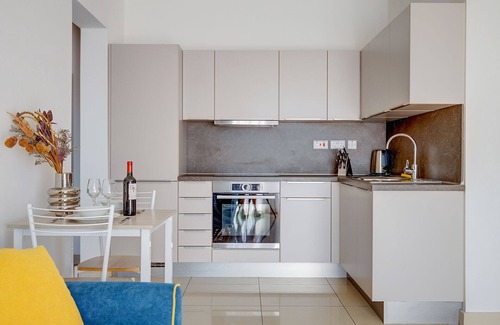 Gzira Apartment | Luxury Apartment with Balcony, Central Area