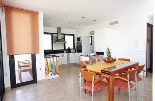 Portocolom Villa | Luxury apartment with beautiful views, private pool and beach access