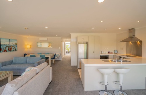 Whitianga Apartment | Luxury Apartment with stunning Marina views
