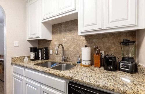 Arlington House | Luxury apartment with great amenities!