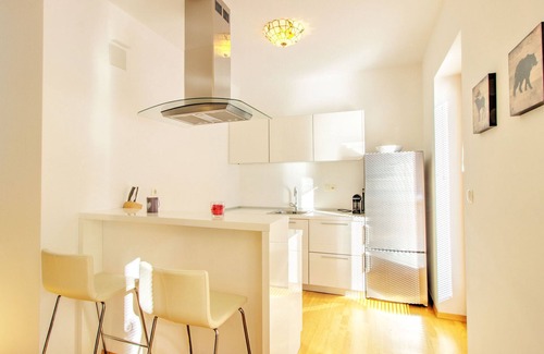 Kranjska Gora Apartment | Luxury Apt with balcony and sauna near ski slopes and biking/hiking trails