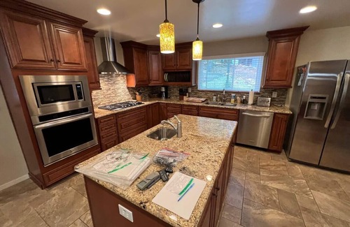 Lakehead House | Luxury at the Lake - Large Lakeview - Game Room - Shasta Lakeshore Retreat #7