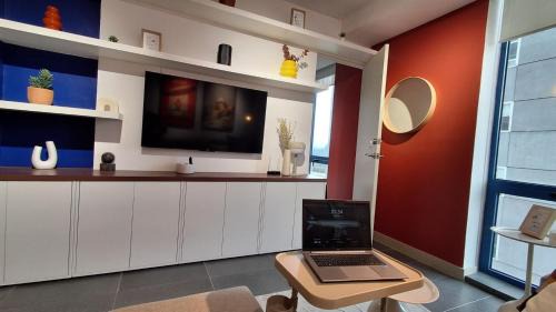Lomas de Santa Fe Apartment | Luxury Bauhaus Nest Pool Gym Park Restaurant