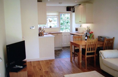 Polzeath Cottage | Luxury beach cottage only 100 meters from the beach in Polzeath. Sleeps 4