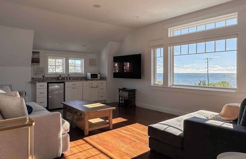 Easton's Point House | Luxury Beach Cottage