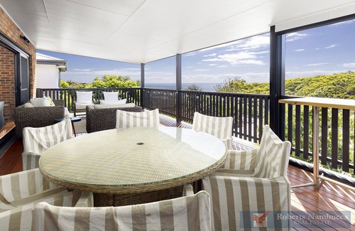 Nambucca Heads House | Luxury Beach House - secluded area of Nambucca, 5 minute walk to the beach