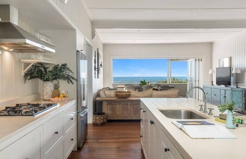 Whale Beach House | Luxury Beach House/Retreat/Beach