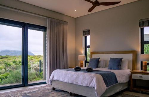 Gansbaai Villa | Luxury Beach House in Romansbaai Estate