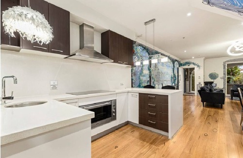 Sandringham Apartment | Luxury Beachfront Apartment in Sandringham