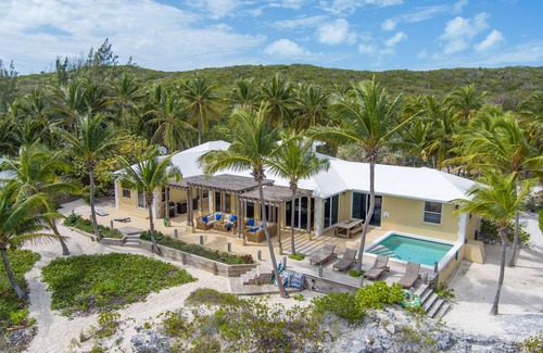 Jimmy Hill House | Luxury Beachfront Home with Private Pool