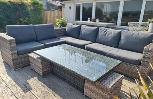 Exmouth House | Luxury beachfront property Cockles-Sea View-private parking for 2 cars-sleeps 10