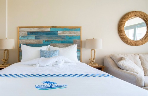 Placencia Resort | Luxury Beachfront Studio with Swim up Pool Bar