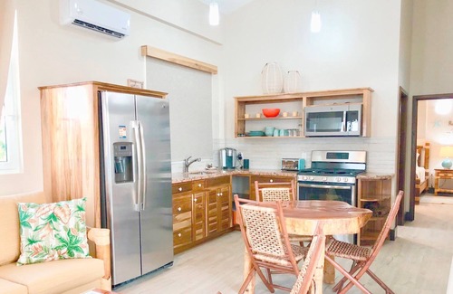 Placencia Resort | Luxury Beachfront Suite with swim up pool bar